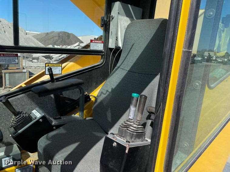 image for item MY9248 2007 Grove RT875E  crane