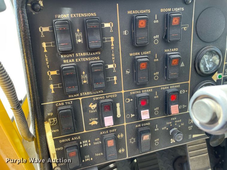 image for item MY9248 2007 Grove RT875E  crane