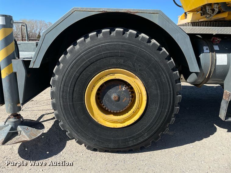 image for item MY9248 2007 Grove RT875E  crane