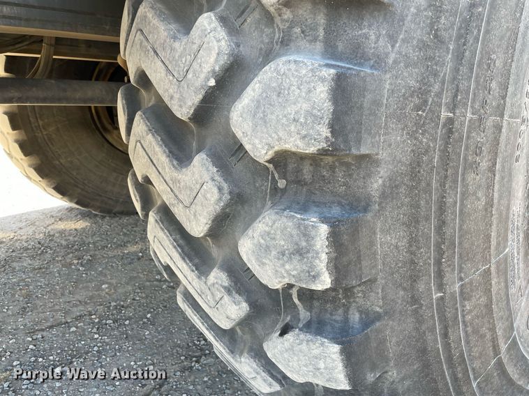 image for item MY9248 2007 Grove RT875E  crane