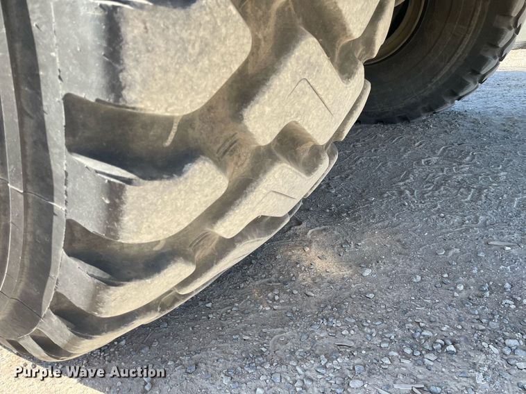 image for item MY9248 2007 Grove RT875E  crane