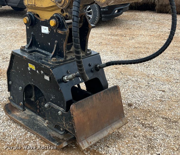 image for item MY9554 2015 Caterpillar CVP75  excavator plate compactor