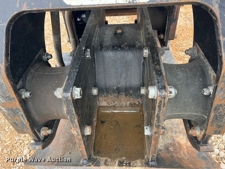 image for item MY9554 2015 Caterpillar CVP75  excavator plate compactor