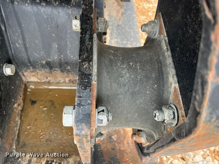 image for item MY9554 2015 Caterpillar CVP75  excavator plate compactor