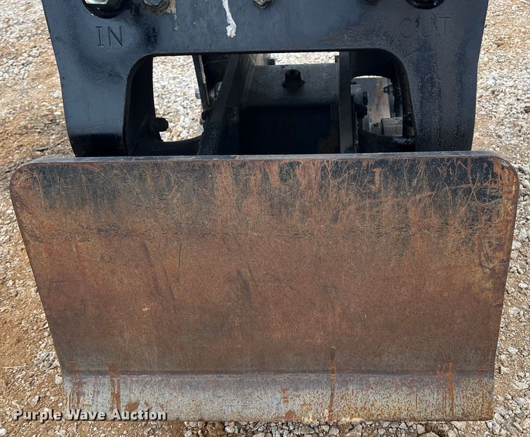 image for item MY9554 2015 Caterpillar CVP75  excavator plate compactor