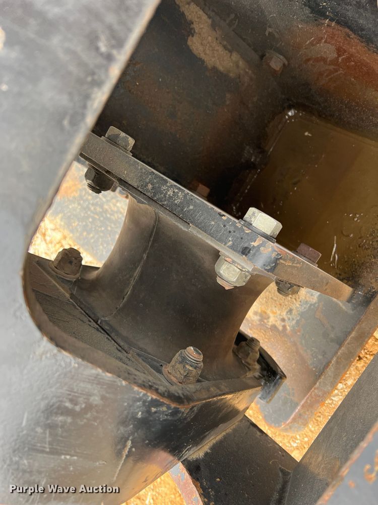 image for item MY9554 2015 Caterpillar CVP75  excavator plate compactor