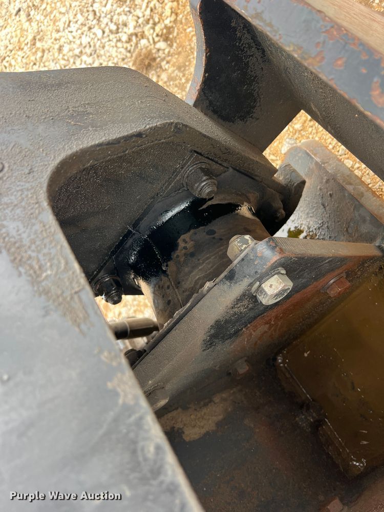 image for item MY9554 2015 Caterpillar CVP75  excavator plate compactor