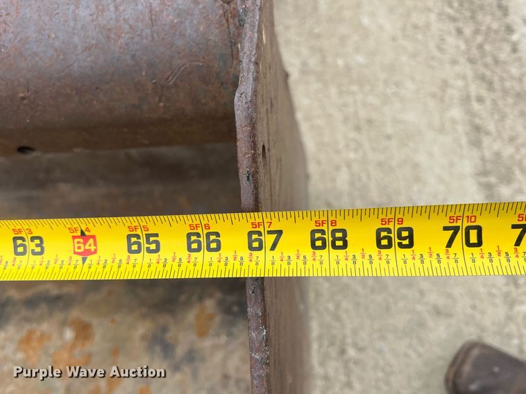 image for item MY9555 2015 John Deere 318E  skid steer loader