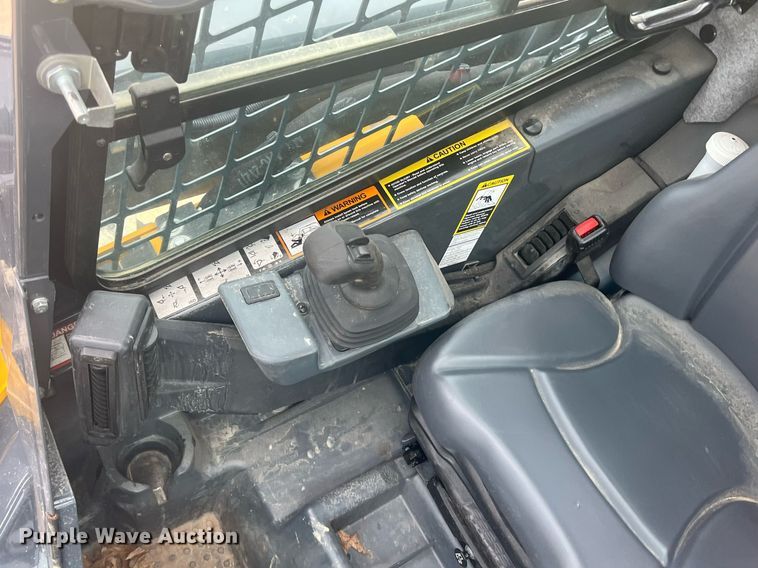 image for item MY9556 2021 John Deere 320G  skid steer loader