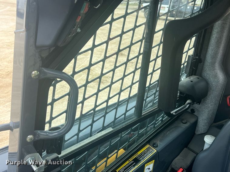 image for item MY9556 2021 John Deere 320G  skid steer loader