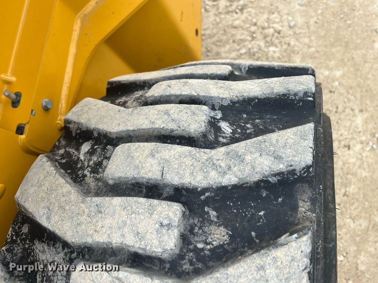 image for item MY9556 2021 John Deere 320G  skid steer loader