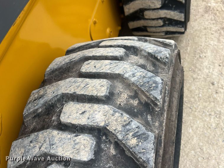 image for item MY9556 2021 John Deere 320G  skid steer loader