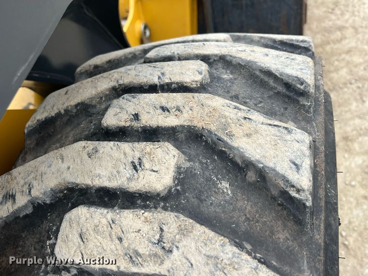 image for item MY9556 2021 John Deere 320G  skid steer loader