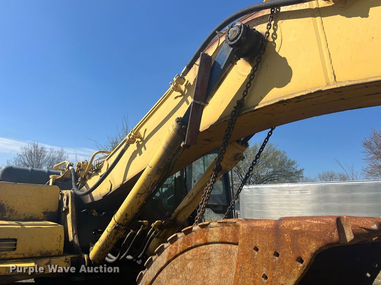 image for item MY9570 1999 Komatsu PC300LC  excavator