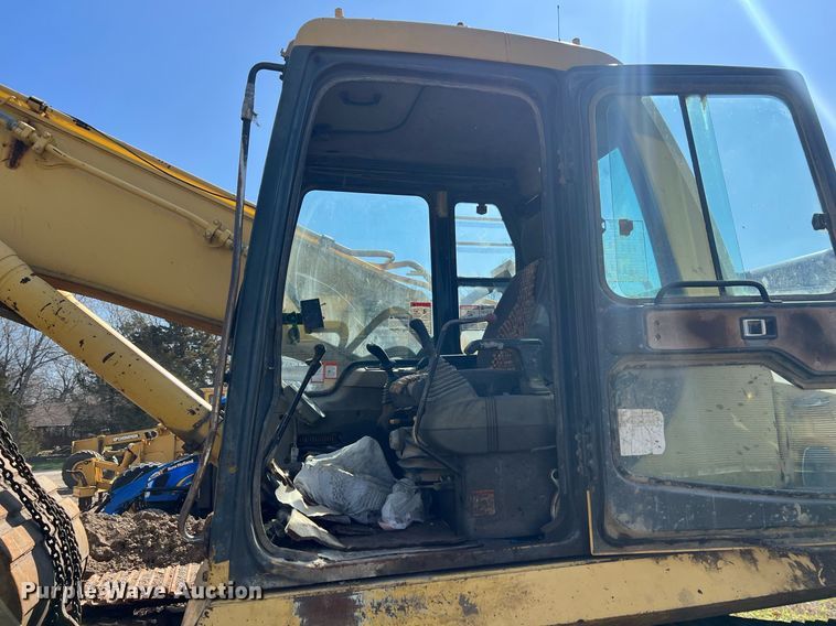 image for item MY9570 1999 Komatsu PC300LC  excavator