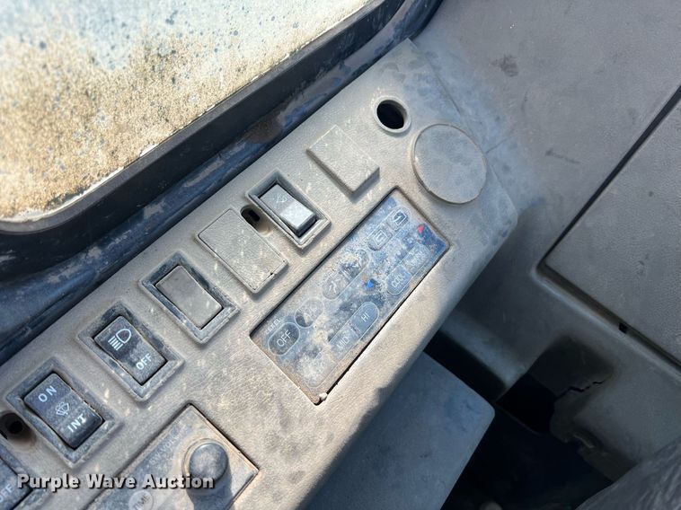 image for item MY9570 1999 Komatsu PC300LC  excavator