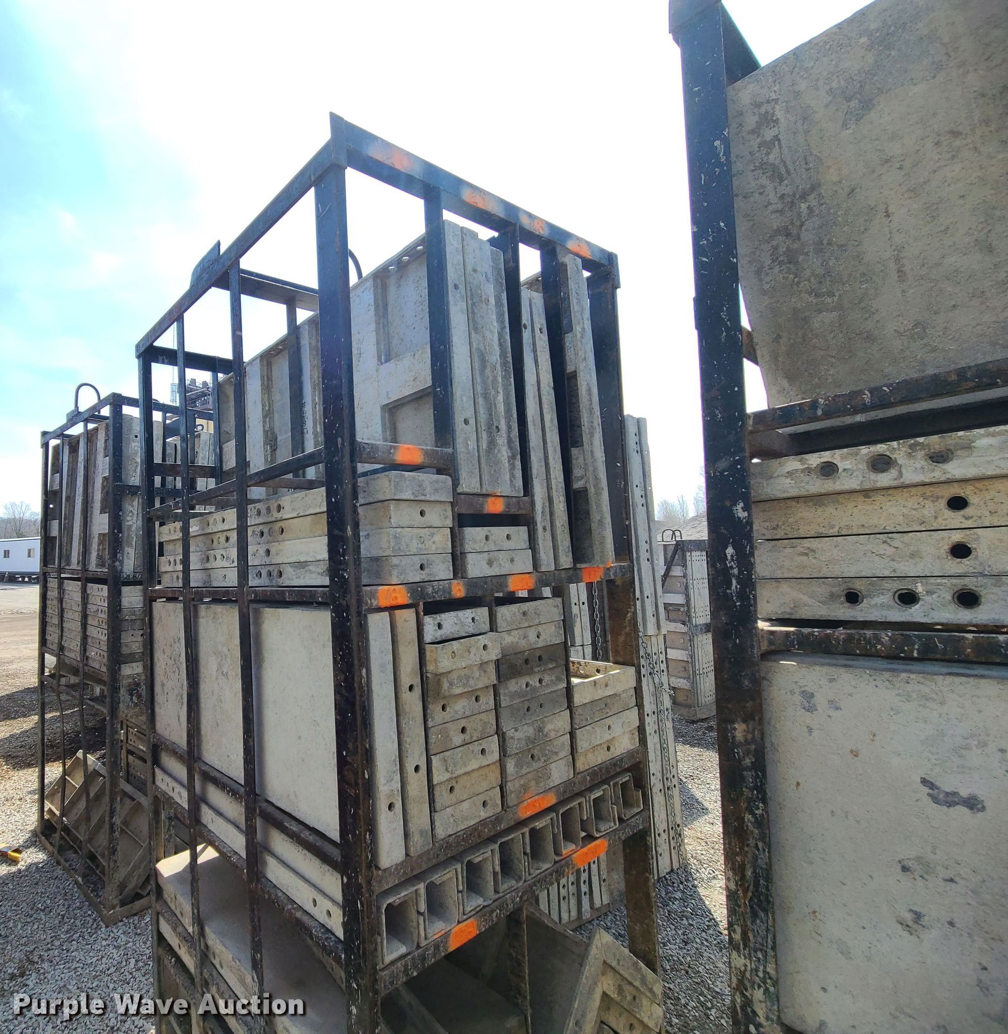 (4) cages of Badger aluminum concrete forms in Kansas City, MO Item