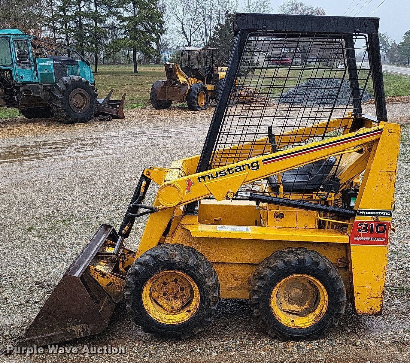 Owatonna Mustang 310 skid steer loader in Marble Hill, MO Item DO3625