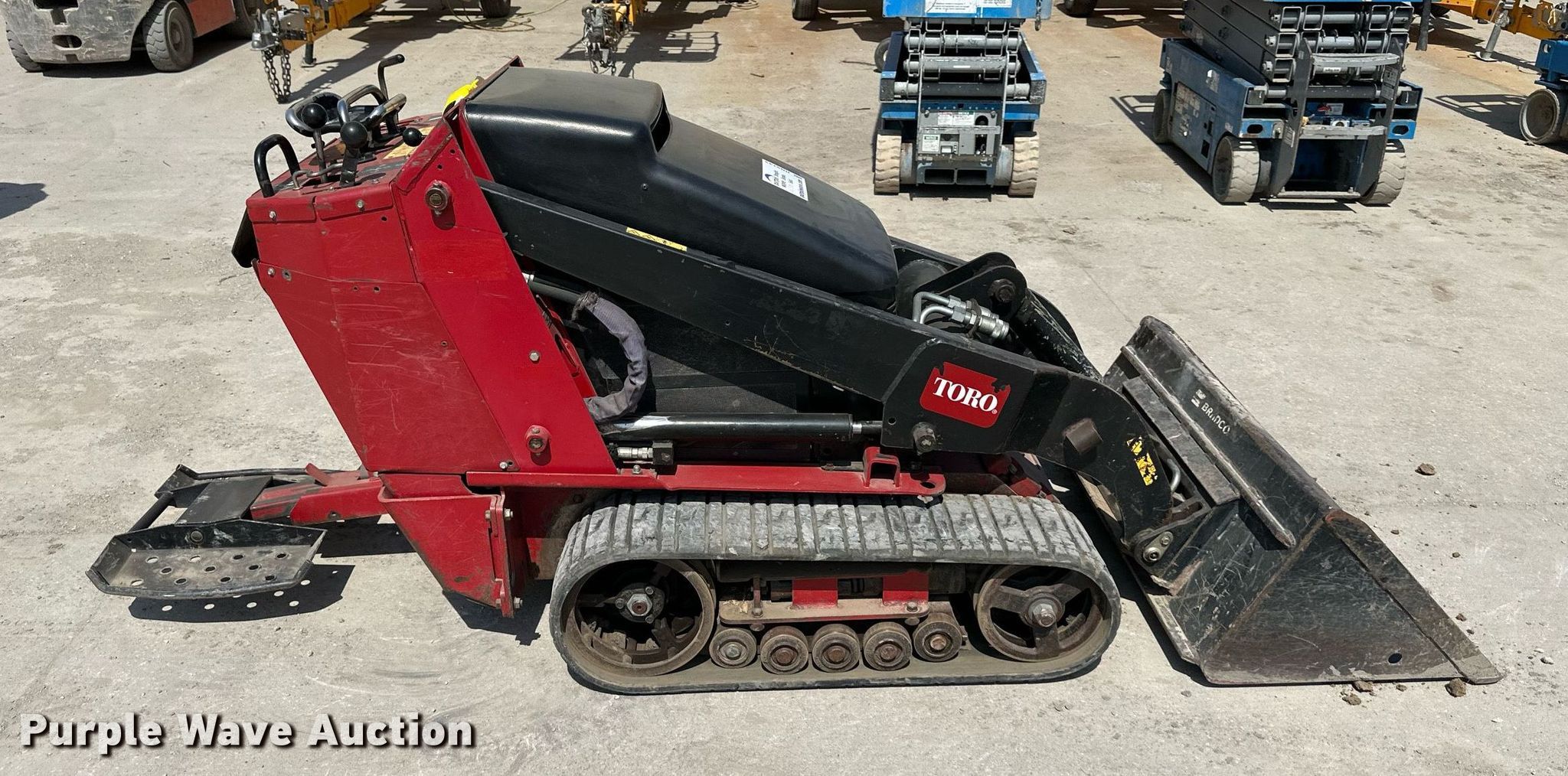 2015 Toro Dingo compact utility loader in Saint Joseph, MO Item