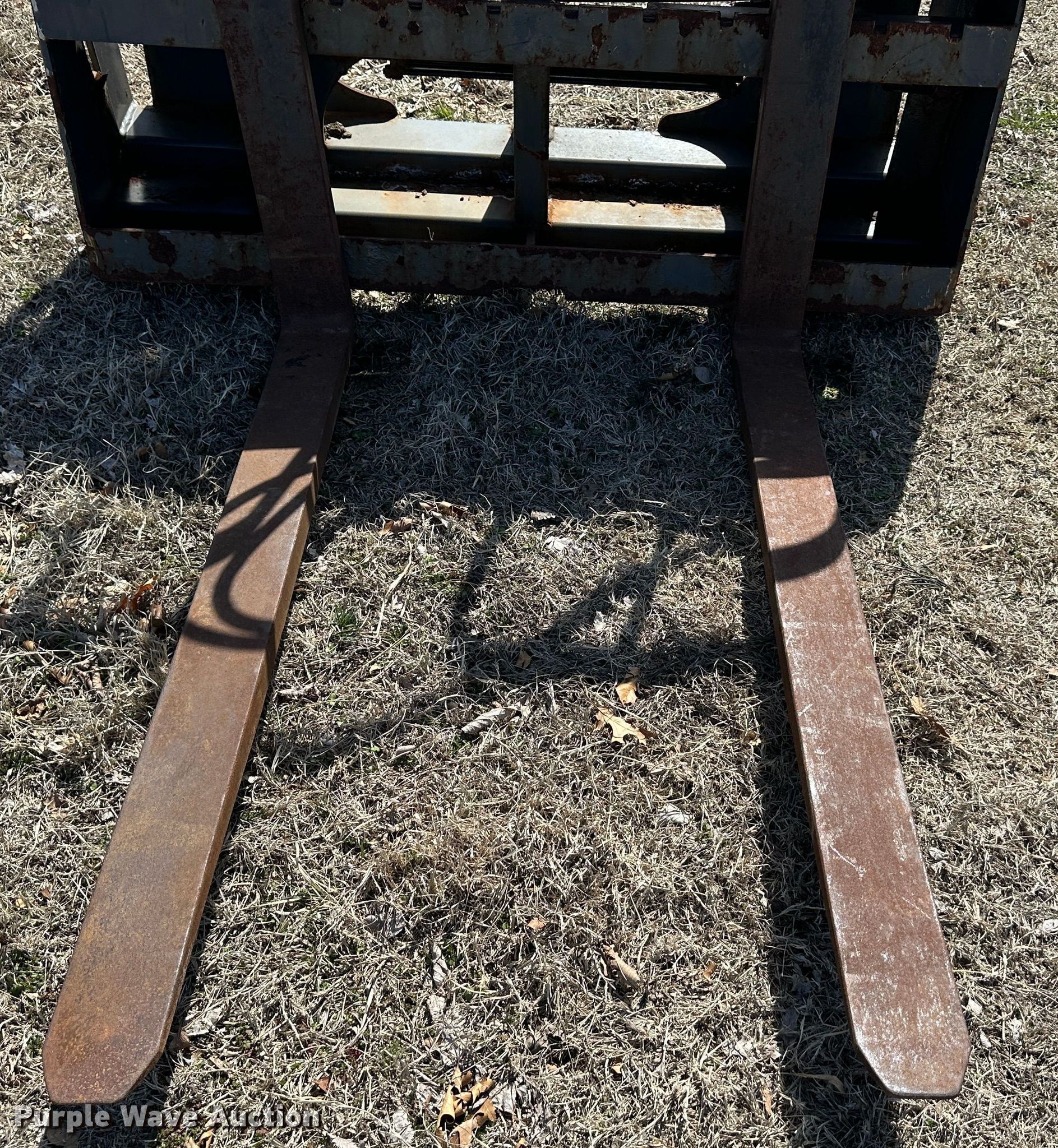 2017 Edge Attachments HDS42B0500 skid steer forks in Bonner Springs, KS Item LN9151 sold