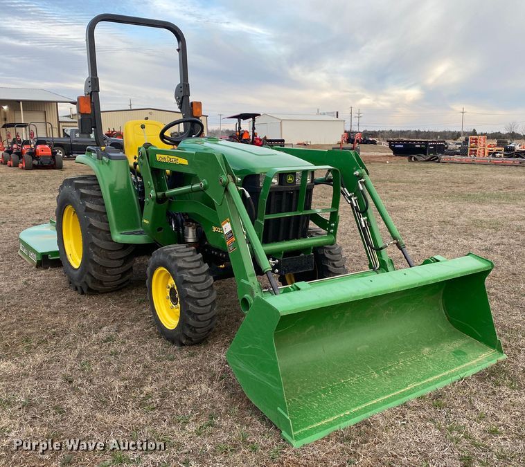 image for item DL7093 2017 John Deere 3032E  MFWD tractor