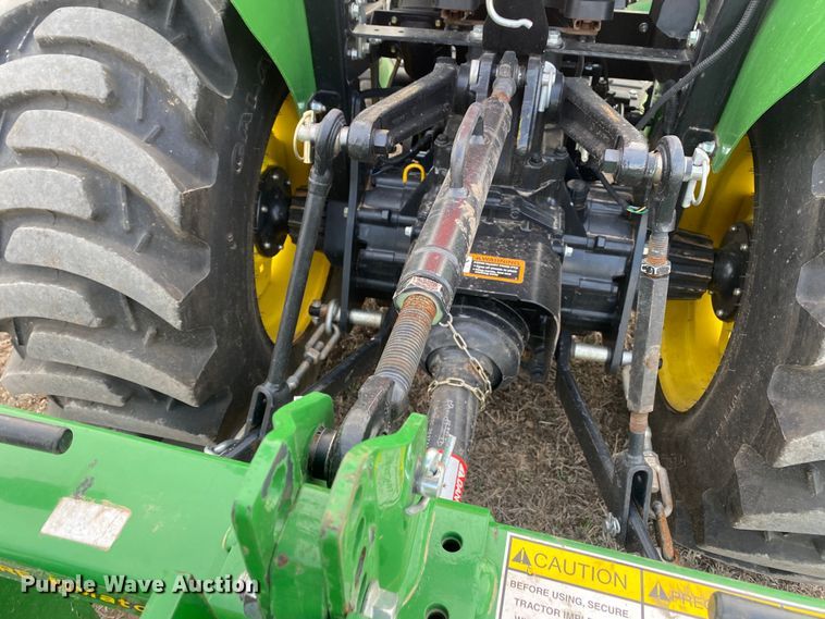 image for item DL7093 2017 John Deere 3032E  MFWD tractor