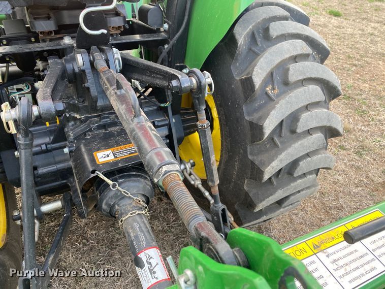 image for item DL7093 2017 John Deere 3032E  MFWD tractor