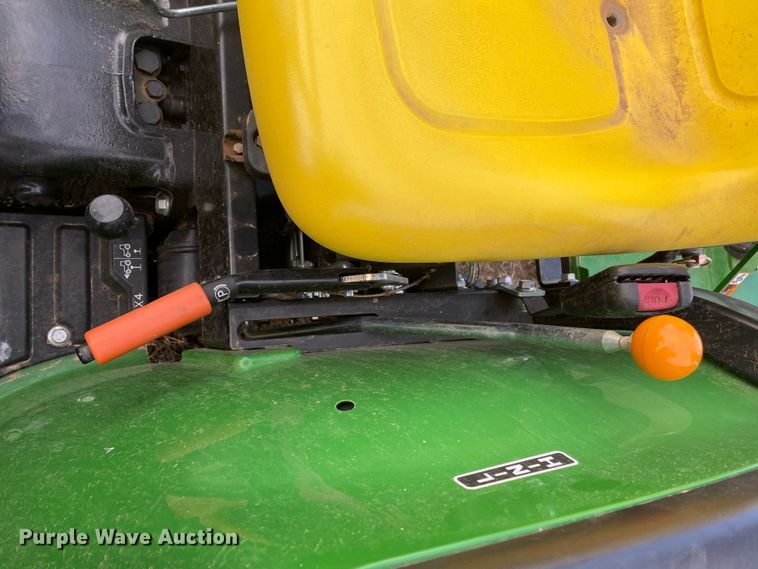 image for item DL7093 2017 John Deere 3032E  MFWD tractor