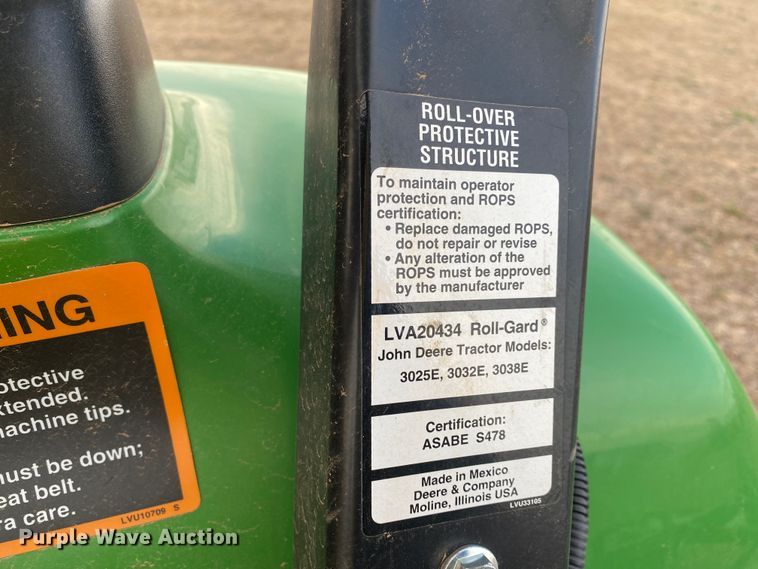 image for item DL7093 2017 John Deere 3032E  MFWD tractor