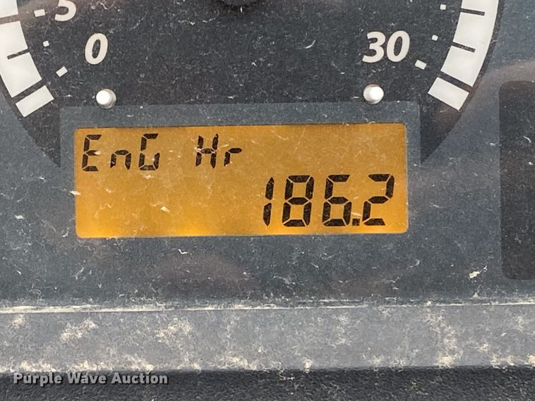 image for item DL7093 2017 John Deere 3032E  MFWD tractor