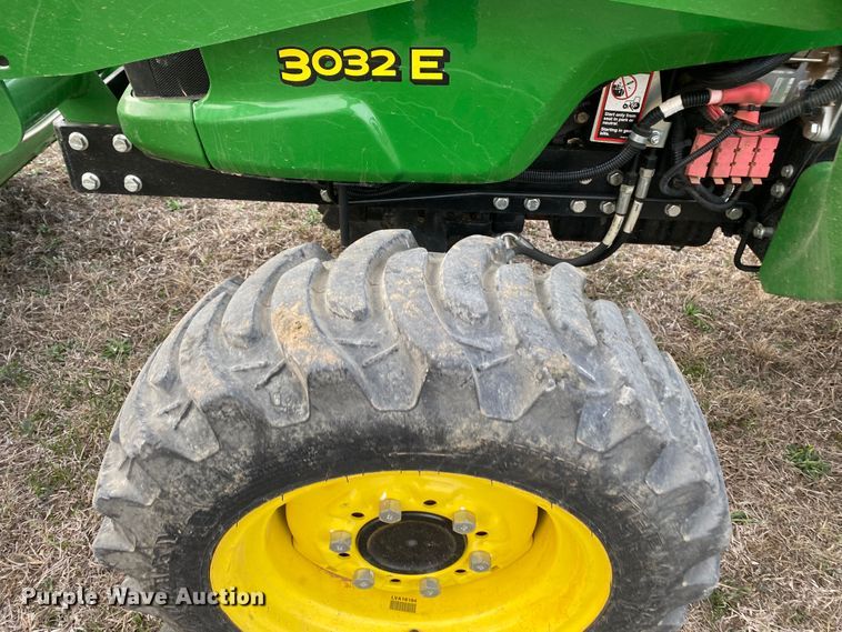 image for item DL7093 2017 John Deere 3032E  MFWD tractor