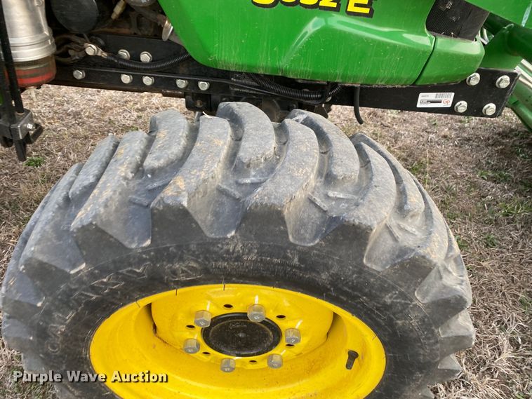 image for item DL7093 2017 John Deere 3032E  MFWD tractor
