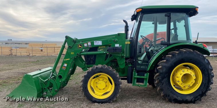 image for item DL7095 2017 John Deere 5065E  MFWD tractor