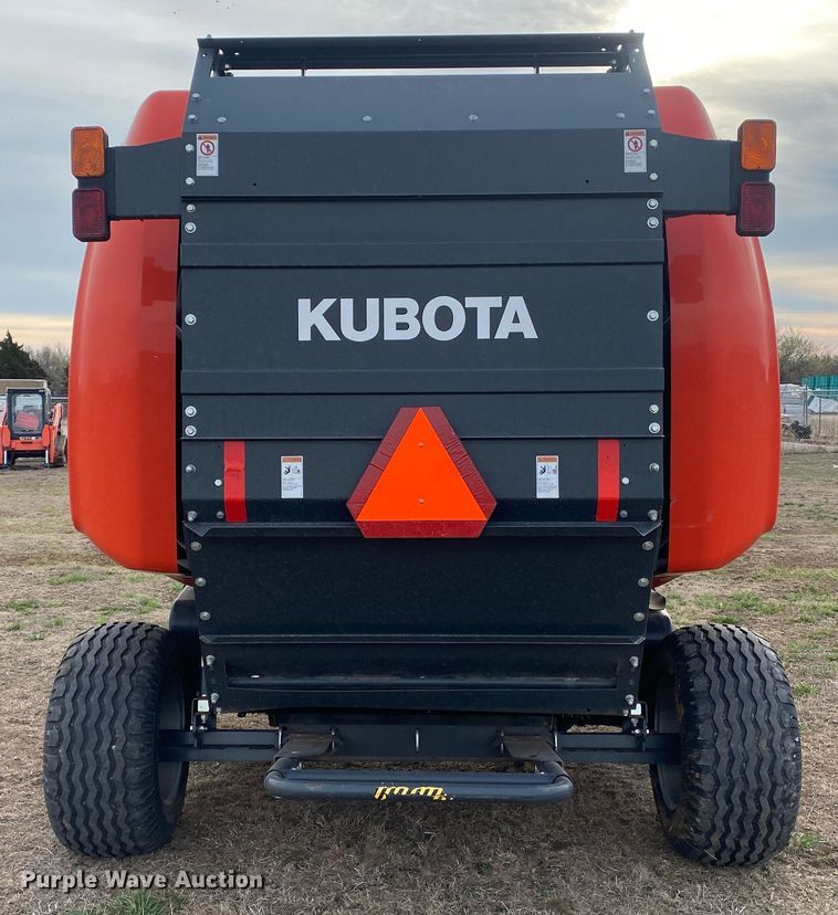 image for item DL7096 2015 Kubota BV4160 round baler