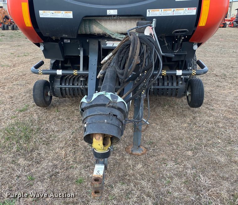 image for item DL7096 2015 Kubota BV4160 round baler