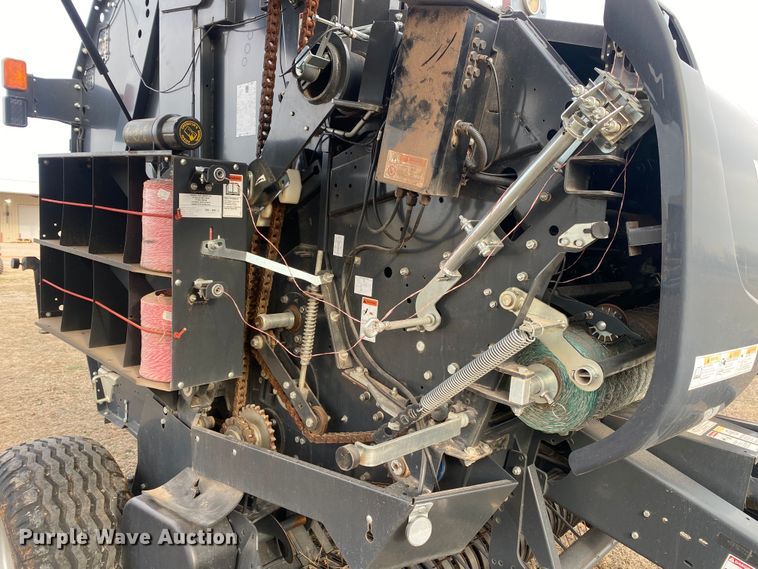 image for item DL7096 2015 Kubota BV4160 round baler