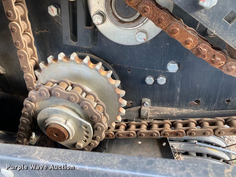 image for item DL7096 2015 Kubota BV4160 round baler