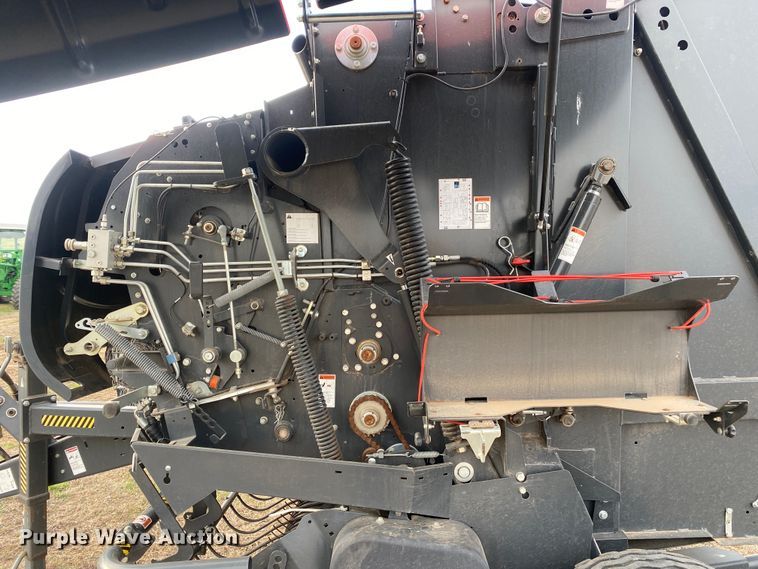 image for item DL7096 2015 Kubota BV4160 round baler