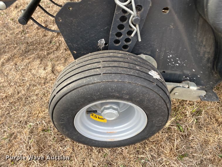 image for item DL7096 2015 Kubota BV4160 round baler