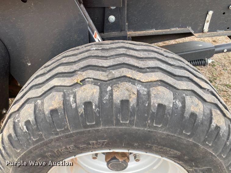 image for item DL7096 2015 Kubota BV4160 round baler