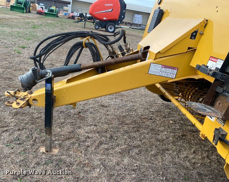 image for item DL7097 2019 Vermeer 605N round baler