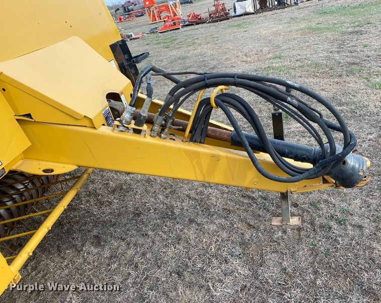 image for item DL7097 2019 Vermeer 605N round baler