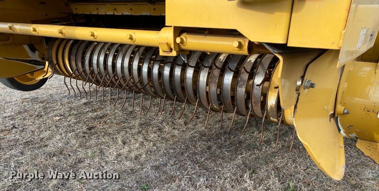 image for item DL7097 2019 Vermeer 605N round baler