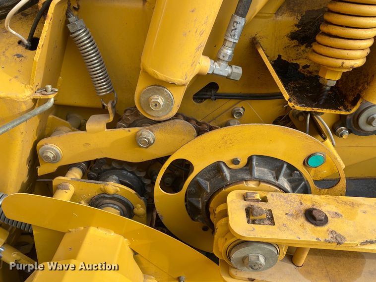 image for item DL7097 2019 Vermeer 605N round baler