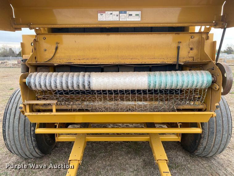 image for item DL7097 2019 Vermeer 605N round baler