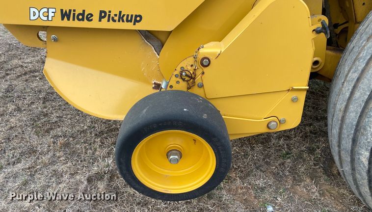 image for item DL7097 2019 Vermeer 605N round baler