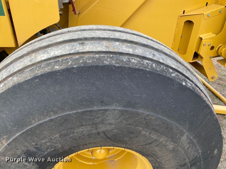 image for item DL7097 2019 Vermeer 605N round baler