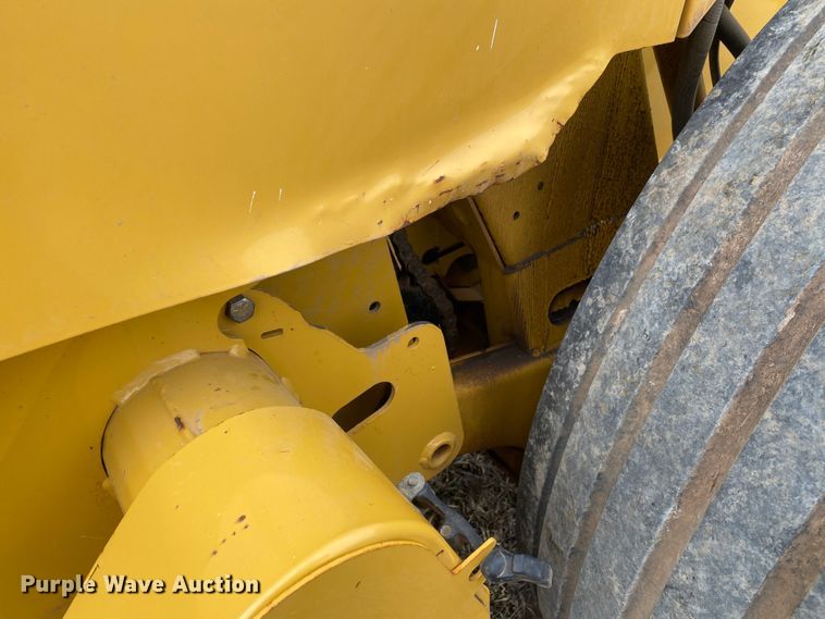 image for item DL7097 2019 Vermeer 605N round baler