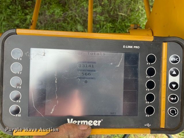 image for item DL7097 2019 Vermeer 605N round baler