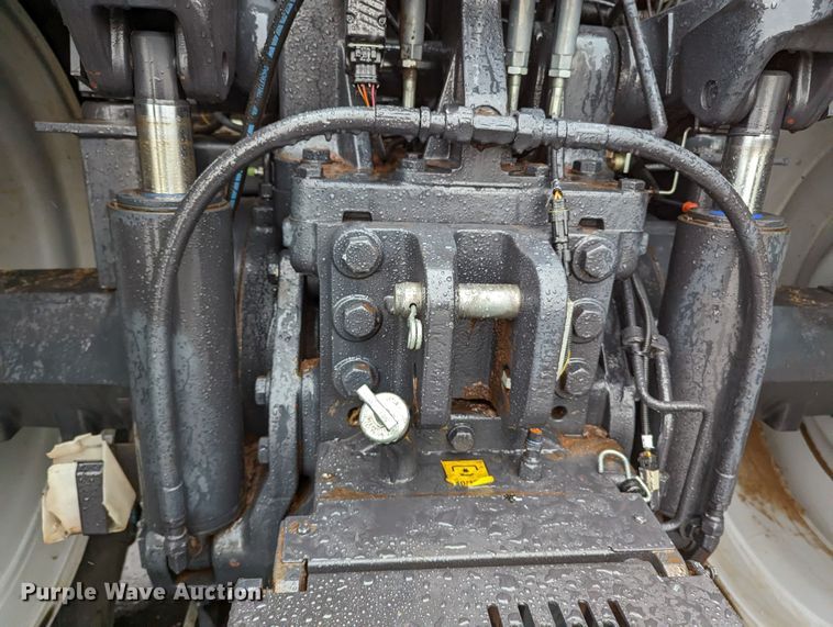 image for item LF9719 2014 McCormick TTX230  MFWD tractor